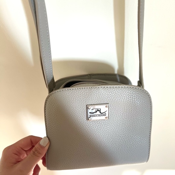 Minimalist Light Gray Crossbody Bag with Adjustable Strap - Picture 2 of 2